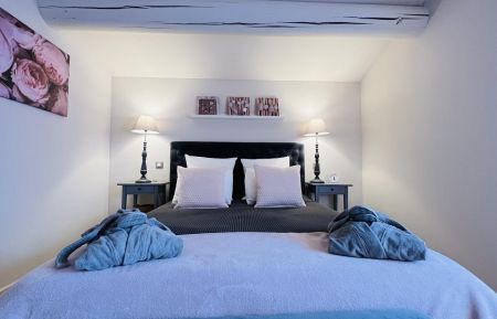 Chambre principale "Romantique"
lit 160 x 200 Gîte n°84G3609 Beaumes-de-Venise - Vaucluse - Chambre principale "Romantique"
lit 160 x 200