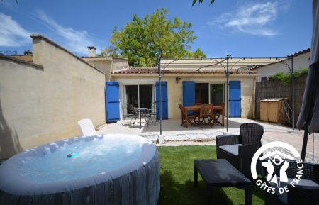 G&icirc;te n&deg;84G4358 L'Isle-sur-la-Sorgue - Vaucluse - photo