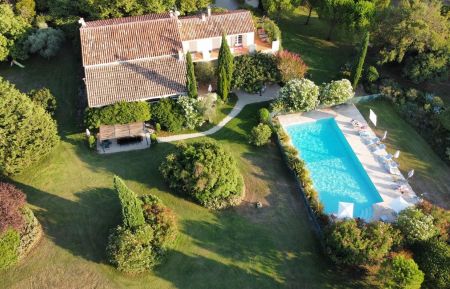 Vue du ciel Chambre d'hôtes n°84G1426 Monteux - Vaucluse - Vue du ciel