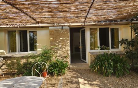 G&icirc;te n&deg;84G4333 Sarrians - Vaucluse - photo