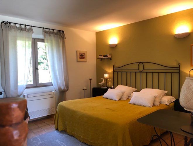 Chambre d'hôtes n°84G1201 à Gordes Vaucluse
