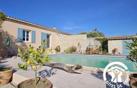 G&icirc;te n&deg;84G3627 Cabri&egrave;res-d'Aigues - Vaucluse - photo