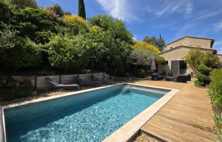 G&icirc;te n&deg;84G4376 Rasteau - Vaucluse - photo