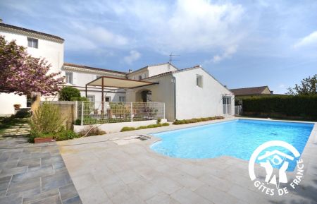 G&icirc;te n&deg;84G4351 Valr&eacute;as - Vaucluse - photo