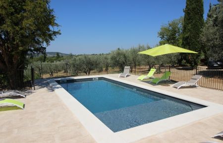 G&icirc;te n&deg;84G3568 Puym&eacute;ras - Vaucluse - photoEte
